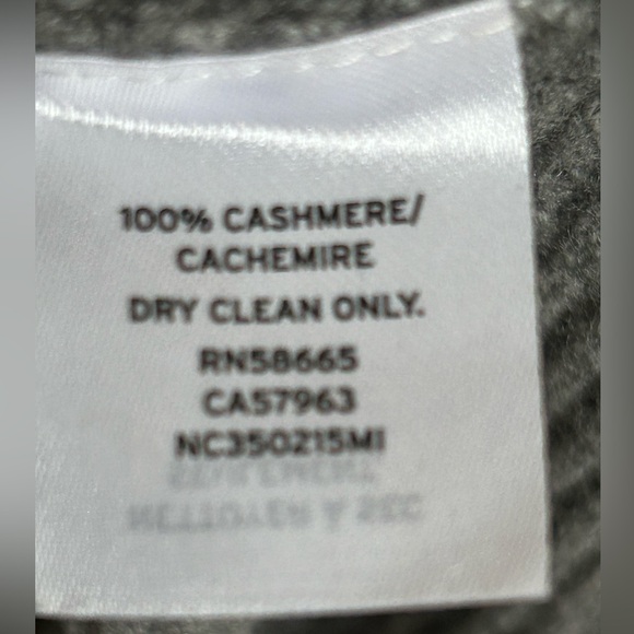 Cashmere sweater dress - Picture 7 of 15